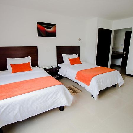 Hotel Pinares Plaza Pereira Eksteriør billede