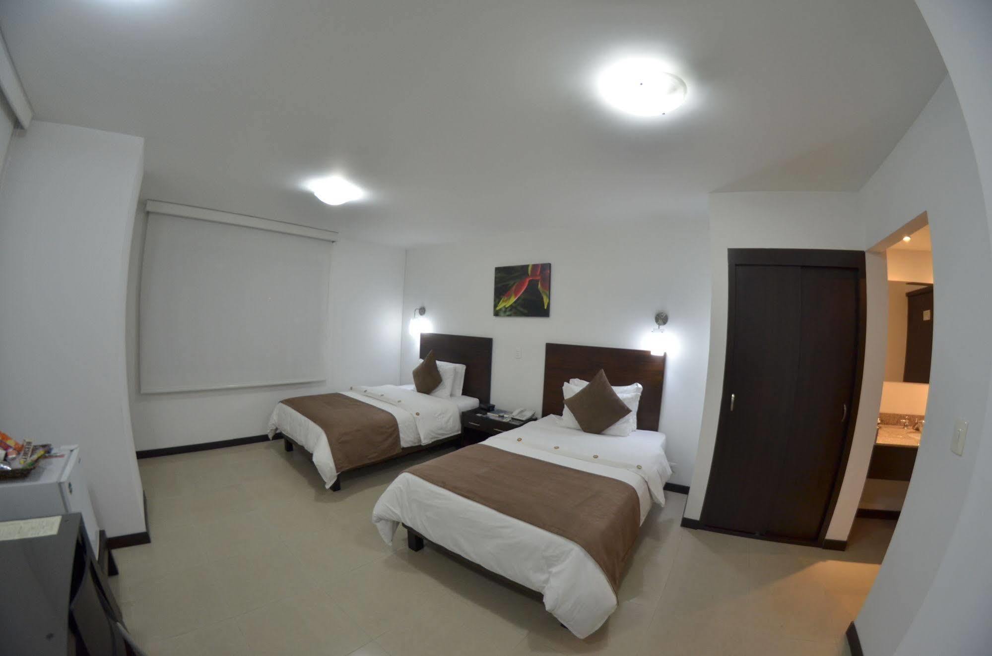 Hotel Pinares Plaza Pereira Eksteriør billede