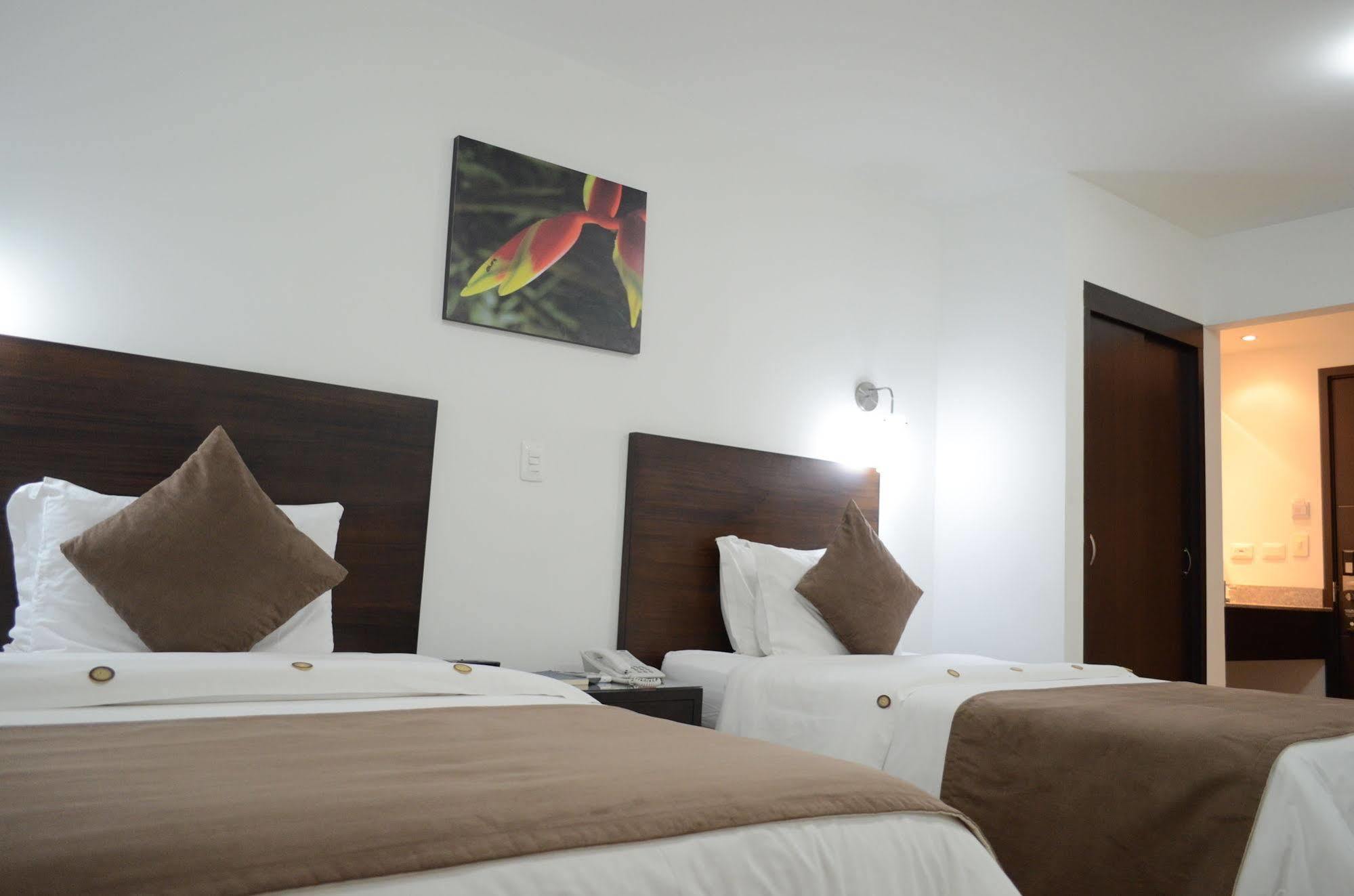 Hotel Pinares Plaza Pereira Eksteriør billede