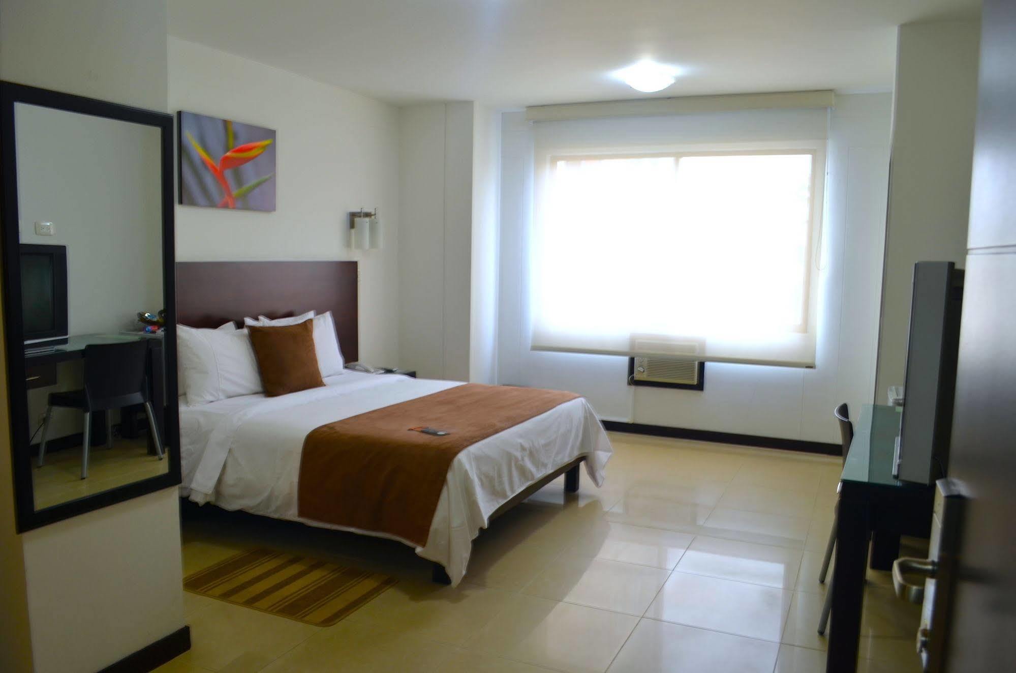 Hotel Pinares Plaza Pereira Eksteriør billede