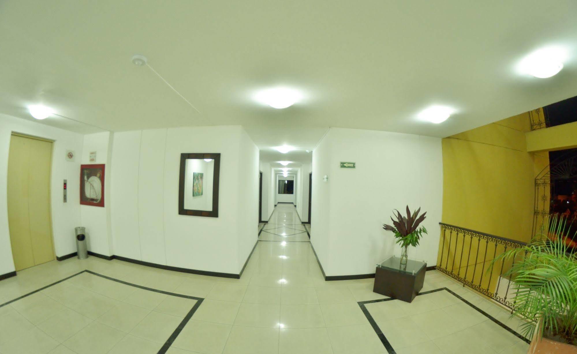 Hotel Pinares Plaza Pereira Eksteriør billede
